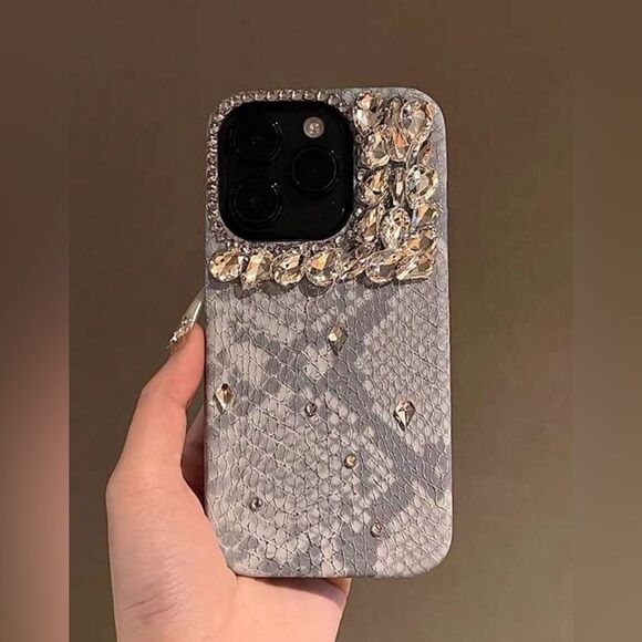 Elegant Rhinestone Snake Pattern Case for iPhone - Picture 3 of 7
